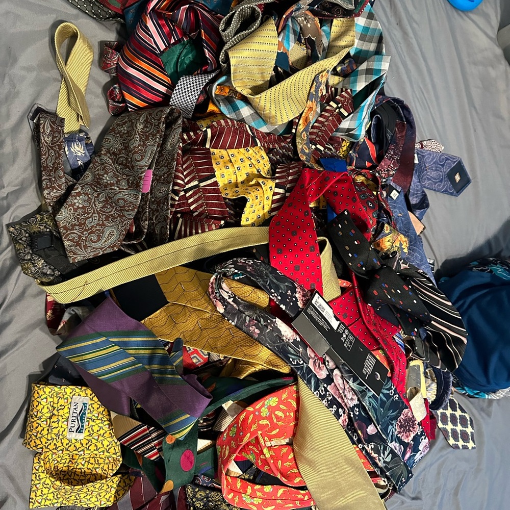 Wholesale Lot of 150 Men's Fashion Silk Designer Vintage Modern Neckties Ties